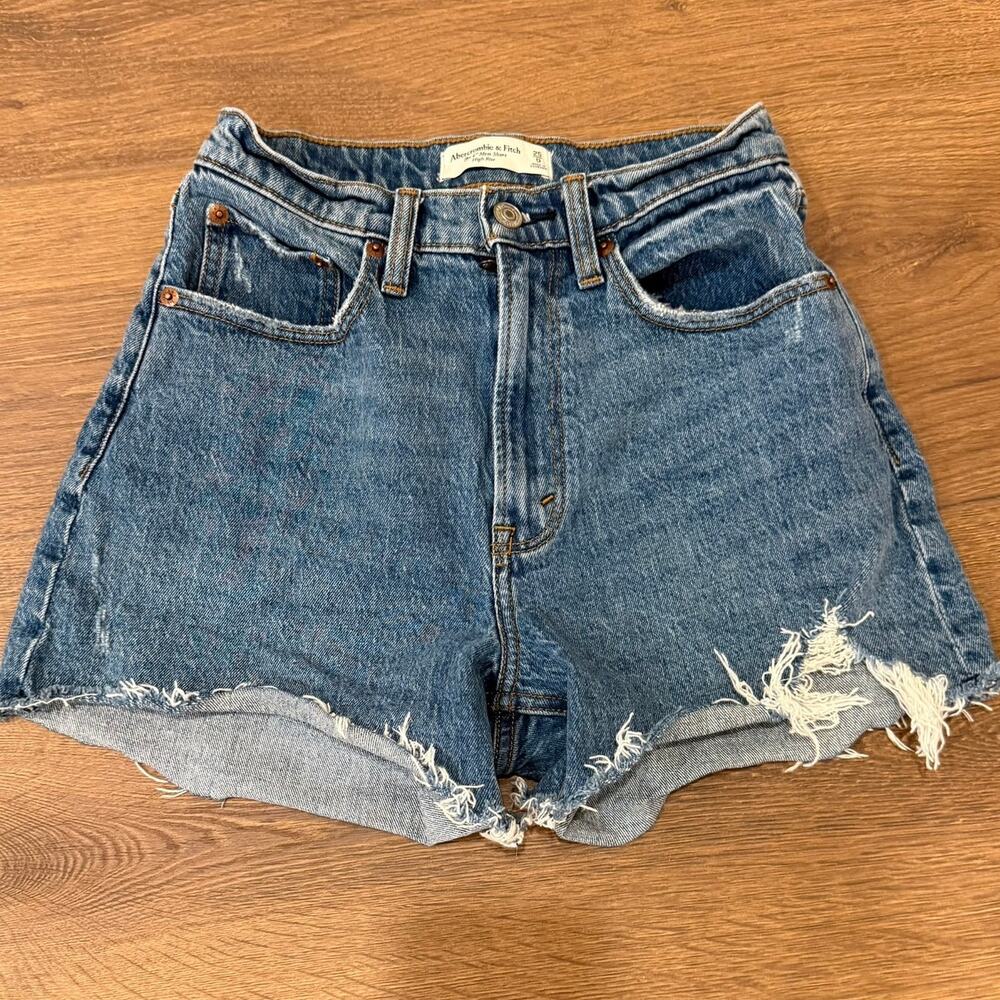 Abercrombie Curve Love 4" Mom Shorts High Rise Distressed Size 25